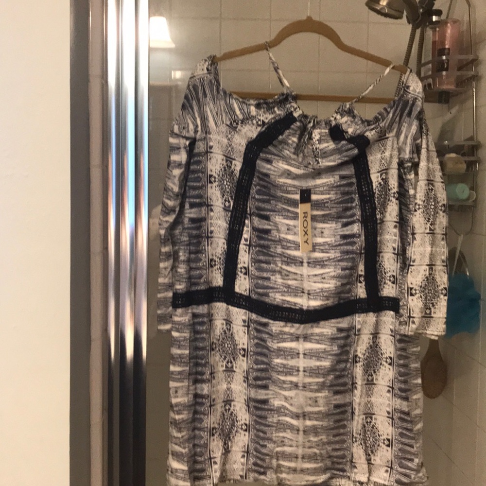 Roxy cold shoulder dress Large